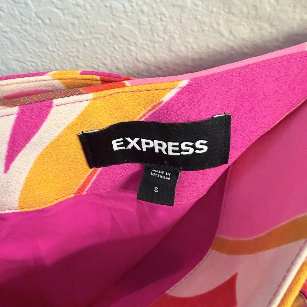 Express Pink and Red Floral Mini Skirt - Picture 2 of 2